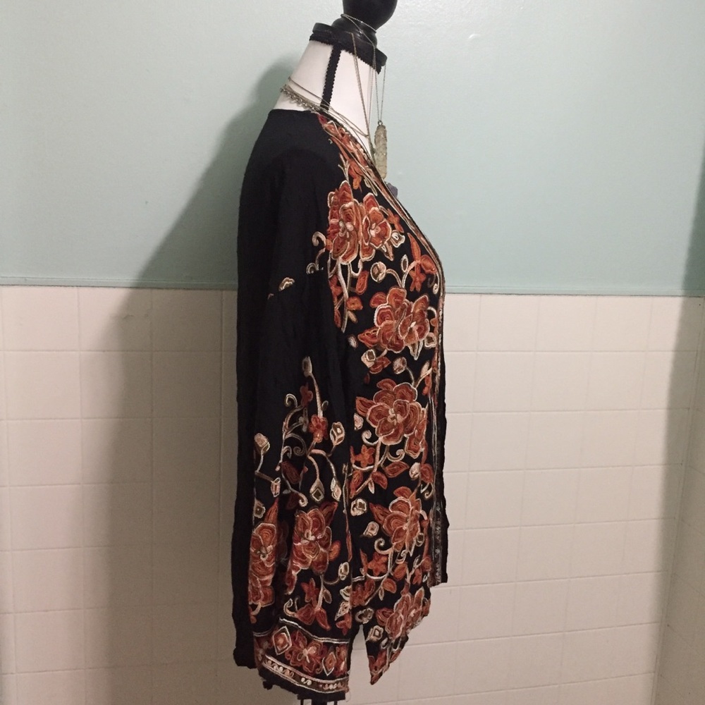 Vintage Embroidered Flowers & Vines Top/Kimono - Picture 3 of 7